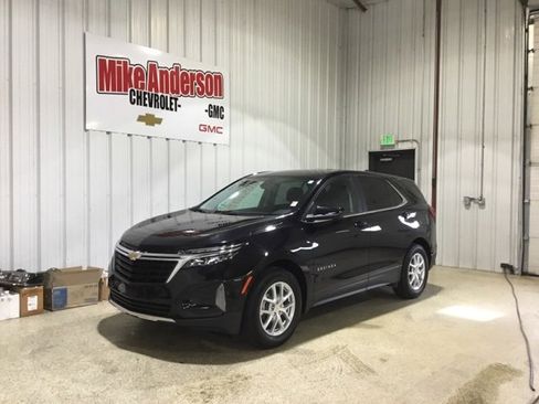 Used 2024 Chevrolet Equinox LT image 1