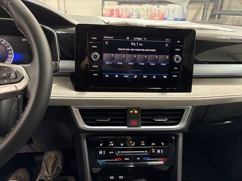 New 2025 Volkswagen Taos SE image 11