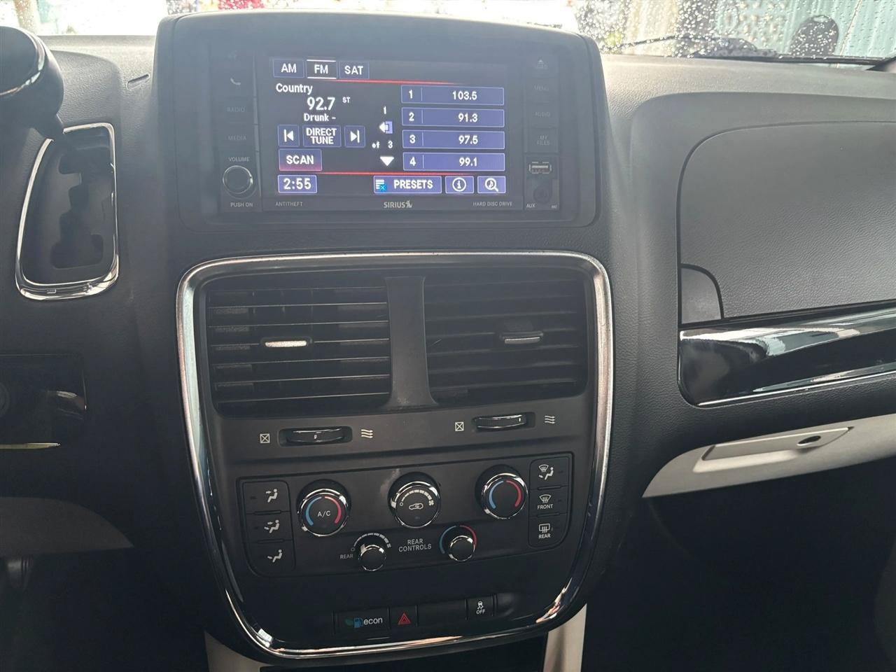 Used 2020 Dodge Grand Caravan SXT FWD image 16