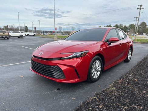 Certified 2025 Toyota Camry LE image 4