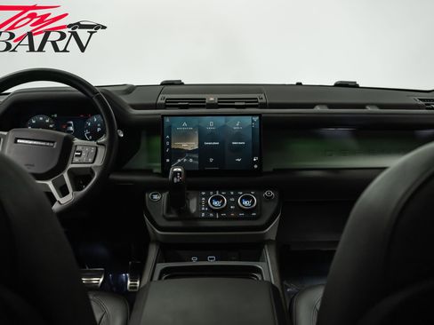 Used 2024 Land Rover Defender 110 SE image 43