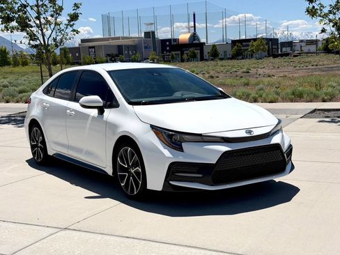 Used 2022 Toyota Corolla SE w/ Carpet Mat Package (TMS) FWD image 3
