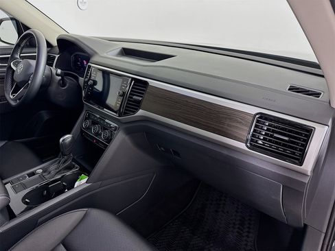 Used 2023 Volkswagen Atlas SE image 30