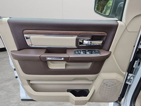 Used 2017 RAM 1500 Laramie w/ Convenience Group image 26