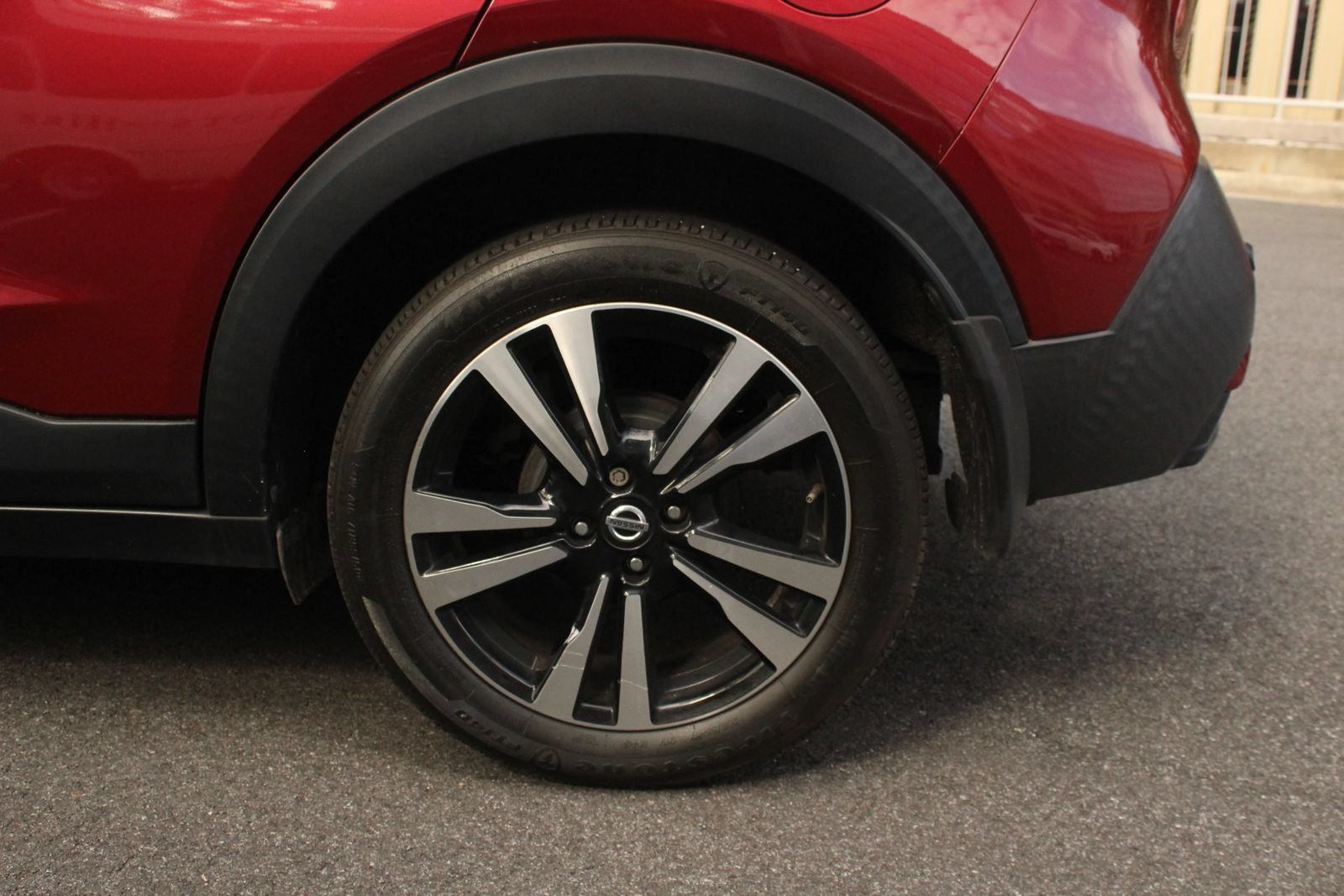 Used 2020 Nissan Kicks SR FWD image 10