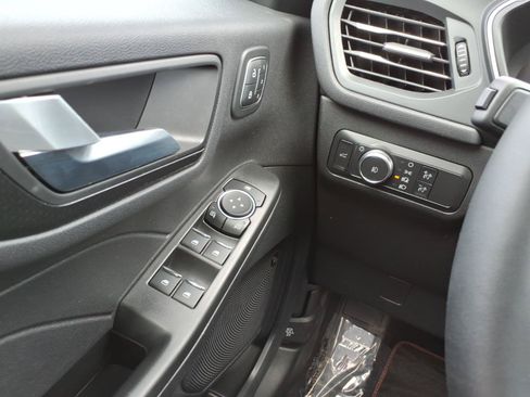 Used 2022 Ford Escape SEL w/ SEL Stealth AWD Package image 22