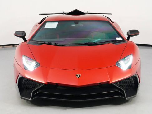 Used 2017 Lamborghini Aventador S image 45