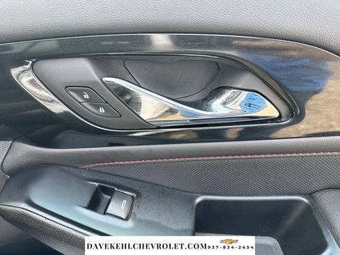 Used 2023 Chevrolet Traverse RS FWD image 30
