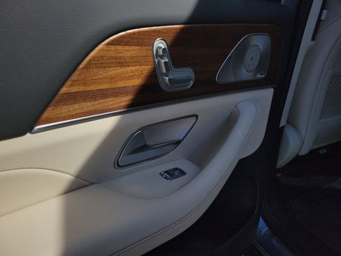 Certified 2025 Mercedes-Benz GLS 450 4MATIC image 26