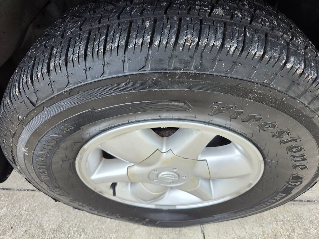 Used 2001 Nissan Pathfinder LE AWD/4WD image 16