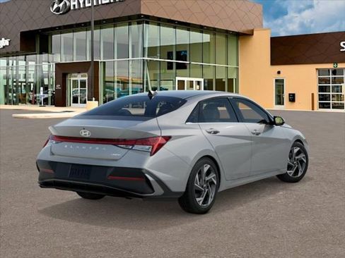 New 2025 Hyundai Elantra Limited FWD image 4