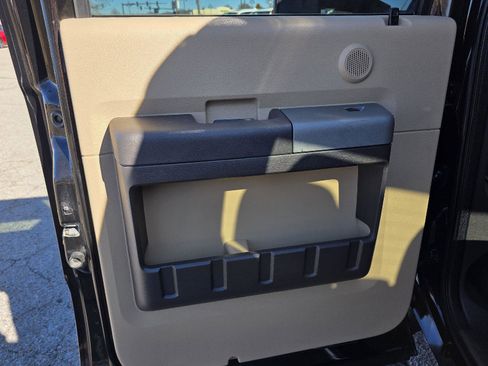 Used 2014 Ford F250 Lariat w/ Lariat Interior Package image 38