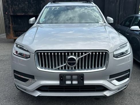 Used 2023 Volvo XC90 B6 Plus AWD/4WD image 2