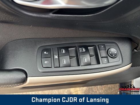 Used 2018 Jeep Cherokee Latitude image 19