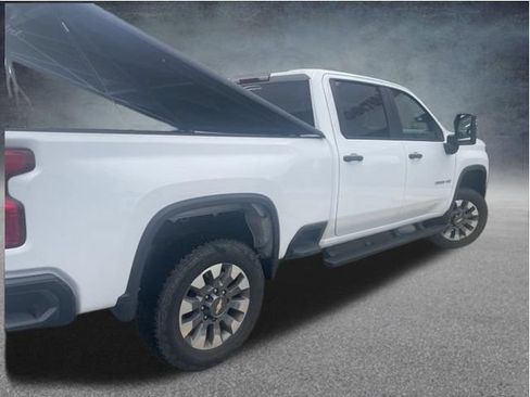 Used 2024 Chevrolet Silverado 2500 Custom w/ Custom Value Package AWD/4WD image 12