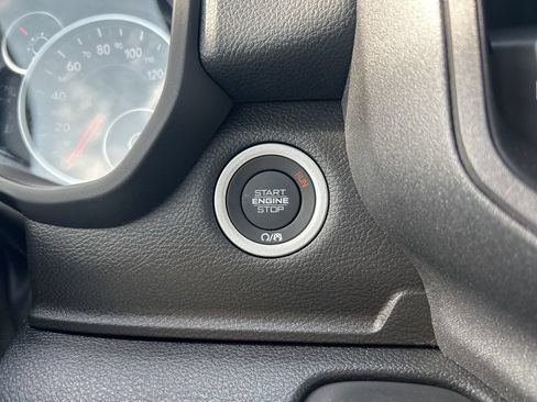 New 2026 RAM 1500 Express AWD/4WD image 16