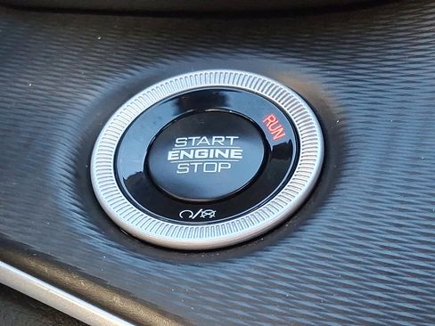 Certified 2024 Jeep Grand Cherokee Altitude image 22