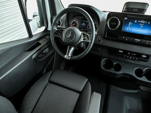 New 2025 Mercedes-Benz Sprinter 2500 image 6