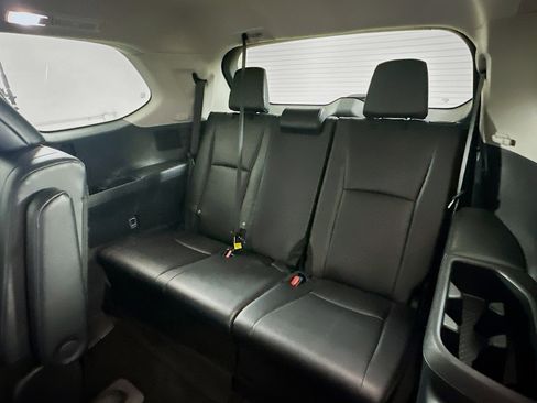 Used 2025 Toyota Grand Highlander AWD image 29