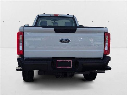 New 2025 Ford F250 XL w/ FX4 Off-Road Package image 7