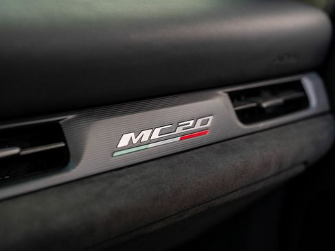 Used 2022 Maserati MC20 Coupe image 39