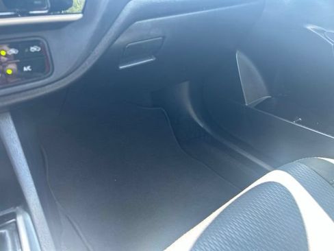 Used 2017 Toyota Corolla LE FWD image 29