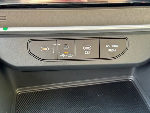 New 2026 Kia Carnival FWD image 19