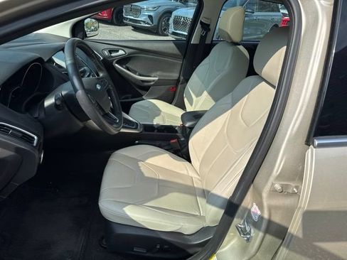 Used 2017 Ford Focus Titanium FWD image 17