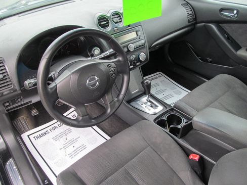 Used 2010 Nissan Altima 2.5 S FWD image 9