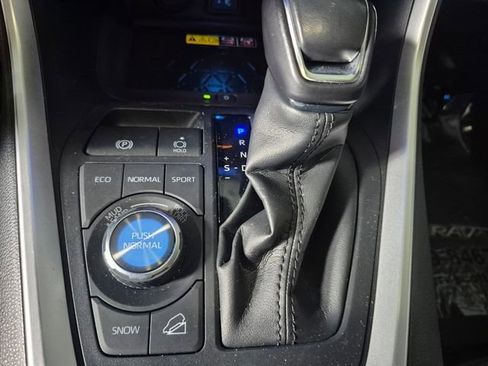 Used 2023 Toyota RAV4 Limited image 30