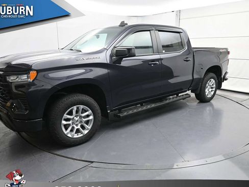 Used 2022 Chevrolet Silverado 1500 RST image 2