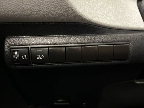 Certified 2025 Toyota Corolla SE image 28