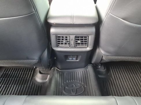 Used 2022 Toyota RAV4 XLE Premium AWD/4WD image 5