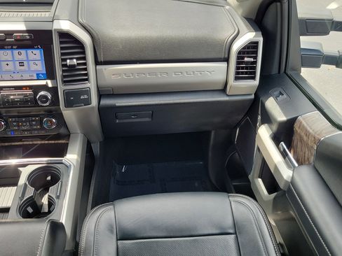 Used 2019 Ford F250 Lariat w/ Lariat Ultimate Package AWD/4WD image 15