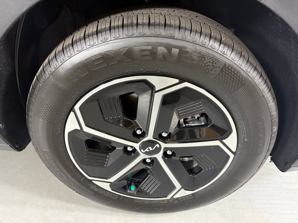 New 2026 Kia Niro EX FWD image 10