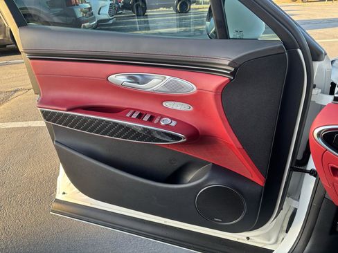 Used 2025 Genesis GV70 3.5T Sport w/ Sport Prestige Package image 10