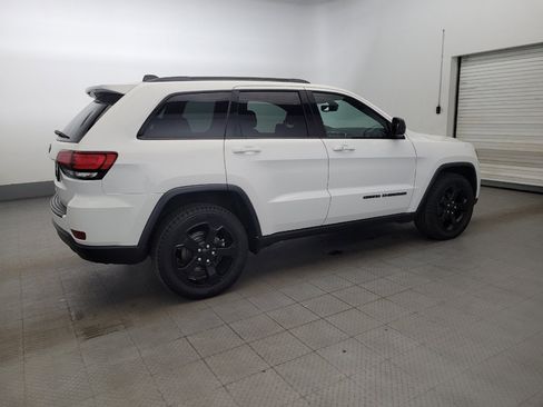 Used 2018 Jeep Grand Cherokee Laredo AWD/4WD image 10