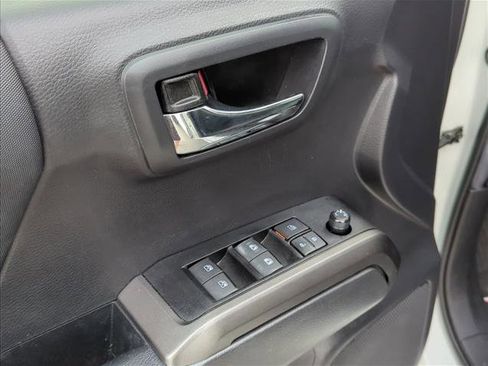 Certified 2023 Toyota Tacoma TRD Off-Road image 8