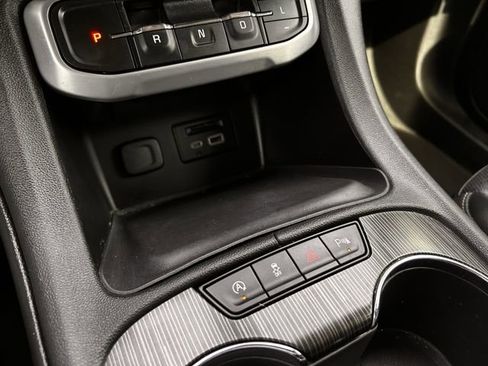 Used 2021 GMC Acadia SLT w/ Elevation Edition image 20