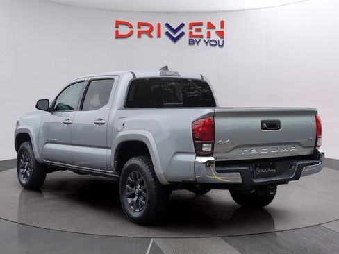 Used 2023 Toyota Tacoma SR5 AWD/4WD image 3