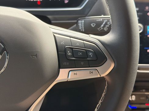 Used 2024 Volkswagen Tiguan SE image 20