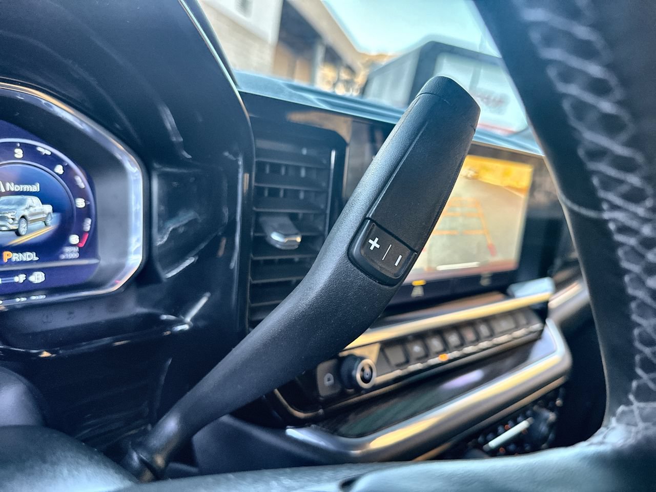 Used 2023 Chevrolet Silverado 1500 LT RWD image 16