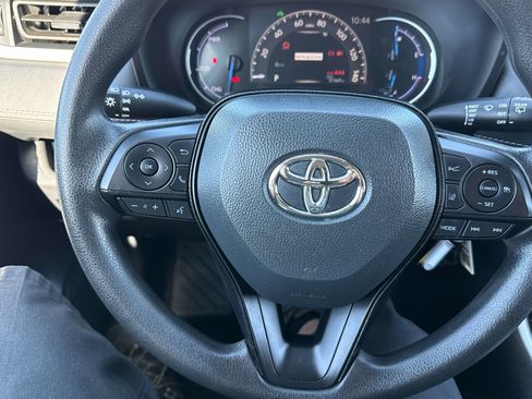 Used 2025 Toyota RAV4 LE AWD/4WD image 25