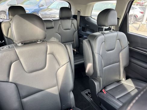Used 2025 Kia Telluride S FWD image 30
