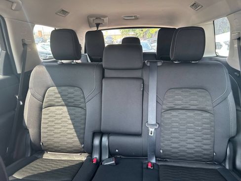 Used 2025 Nissan Pathfinder SV FWD image 35