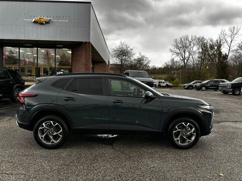 New 2026 Chevrolet Trax LT w/ Driver Confidence Package FWD image 2