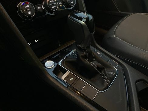 Used 2024 Volkswagen Taos SE image 26