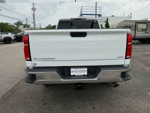 Used 2024 Chevrolet Silverado 2500 LTZ w/ LTZ Convenience Package AWD/4WD image 7