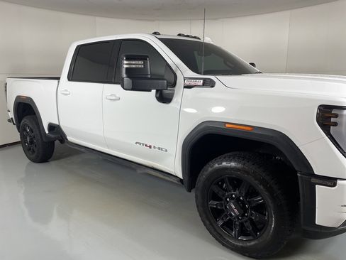 Used 2024 GMC Sierra 2500 AT4 w/ AT4 Premium Plus Package image 9