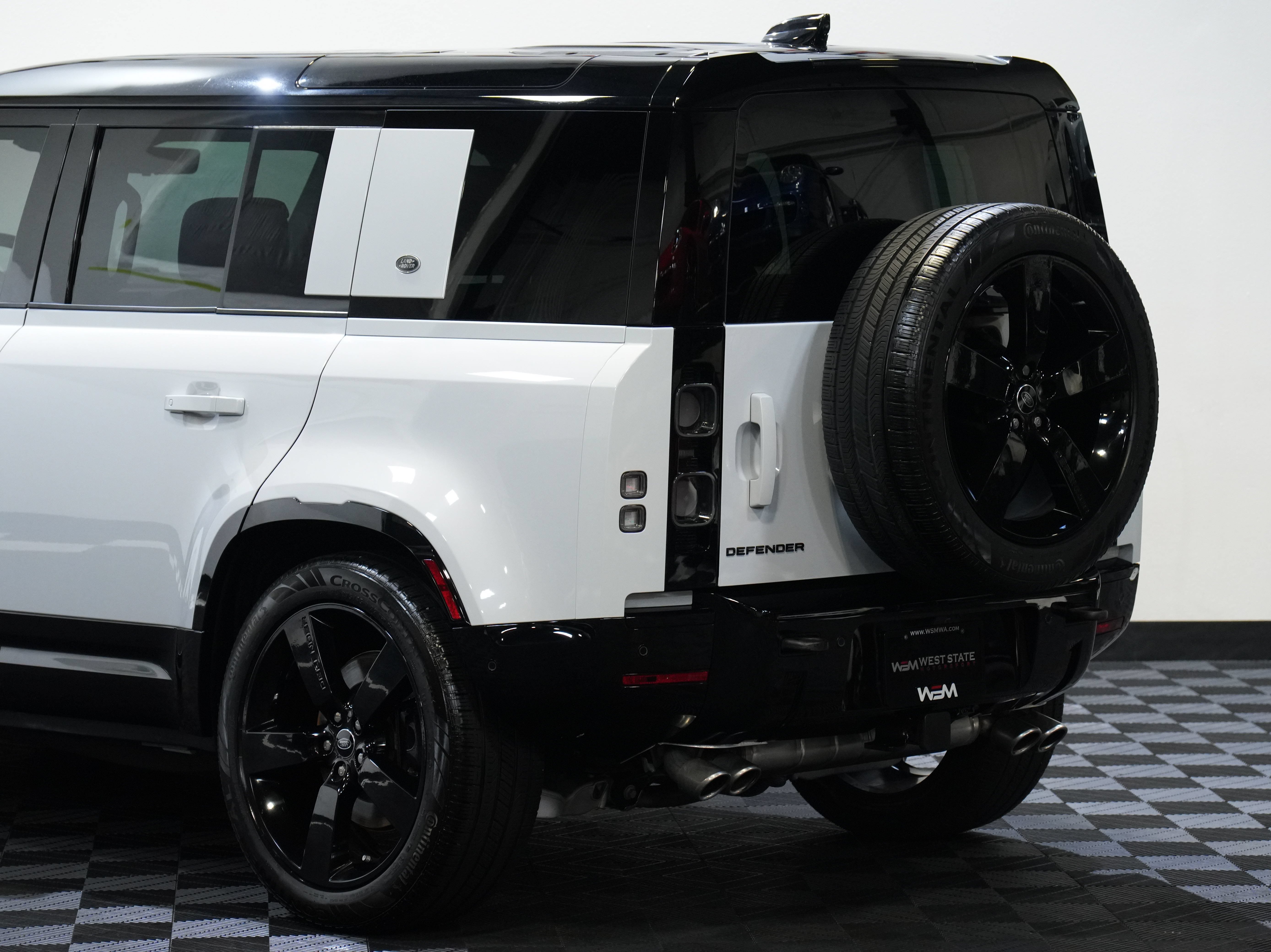 Used 2022 Land Rover Defender 110 V8 AWD/4WD image 15